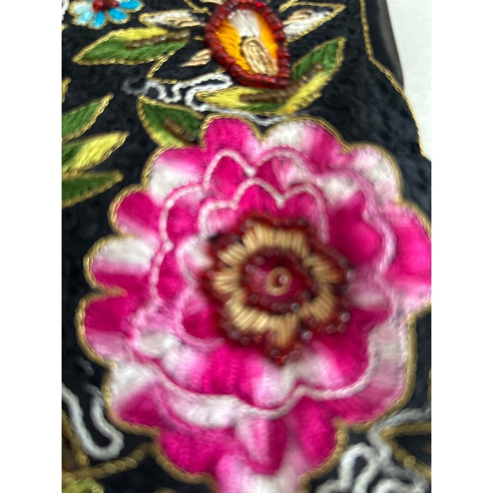 Crossing Point Embroidered Purse - Picture 2 of 5